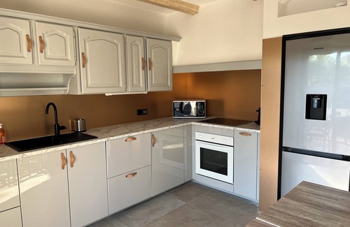 Sanary-sur-Mer Villa | Bas de Villa Indépendant Climatisé Avec Piscine Privative