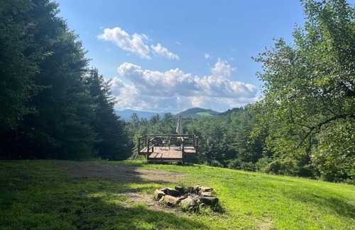 St. Johnsbury RV Rental | Base Camp Glamping @ Wedding Hill