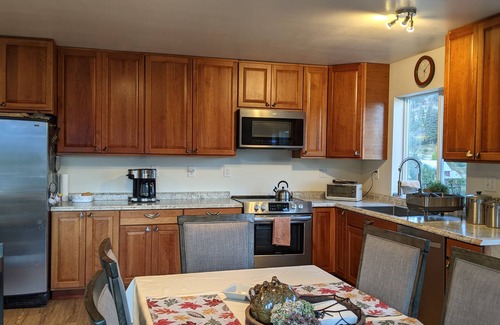 Leavenworth Apartment | Base Camp Guest House Mountain VIEW, Jacuzzi, Great Location