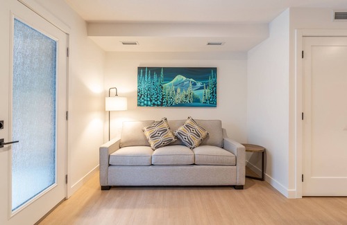 Revelstoke Hotel | Basecamp Resorts Revelstoke I One Bedroom Suite