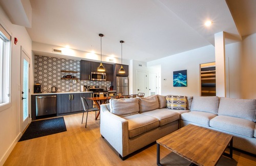 Revelstoke Hotel | Basecamp Resorts Revelstoke I Three Bedroom Plus Bunk Suite
