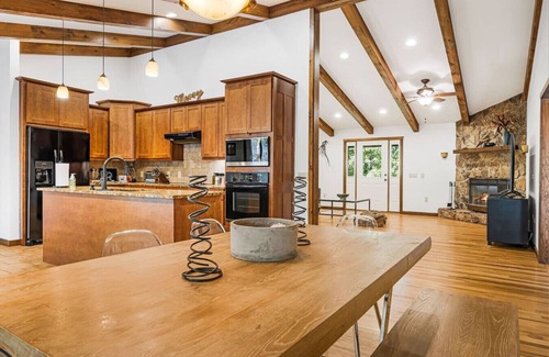 Bryson City House | BaseCamp Smoky Mountains Group Retreat | Sleeps 17