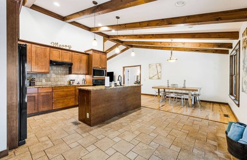 Bryson City House | BaseCamp Smoky Mountains Group Retreat | Sleeps 17