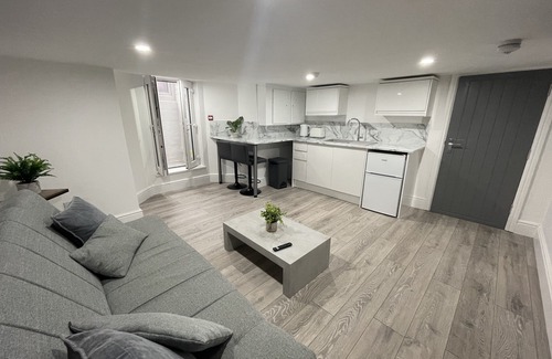 South Shore Apartment | Basement suite with jacuzzi spa bath (Height restriction 5'9)