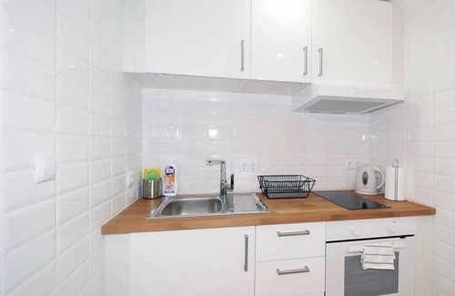 L'Antiga Esquerra de l'Eixample Apartment | Basic & Comfy Studio Eixample