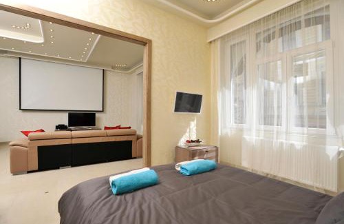 Belvaros - Lipotvaros Apartment | Basilica Grand Luxury in The Historic Center
