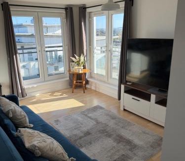 Moffat Apartment | Basingstoke Train Station Short Stay