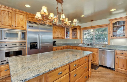 Bass Lake House | Bass Lake Beauty! 4 BDR Sleeps 16 with Lakefront Views and Large Game Room