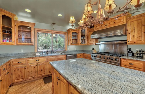 Bass Lake House | Bass Lake Beauty! 4 BDR Sleeps 16 with Lakefront Views and Large Game Room
