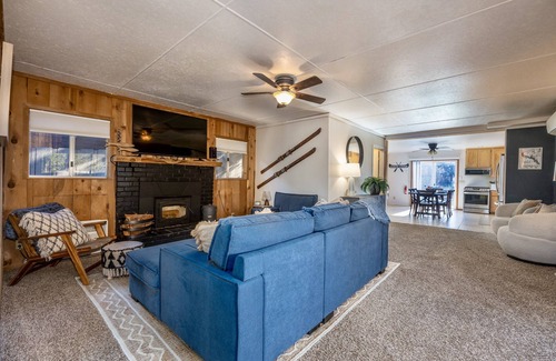 Bass Lake Cabin | Bass Lake Escape-Near the Shore Explore Yosemite Close to the Pines Village