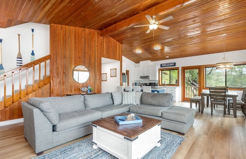Bass Lake Cabin | Bass Lake House|Boat Slip|BBQ| Fire Pit |3/2