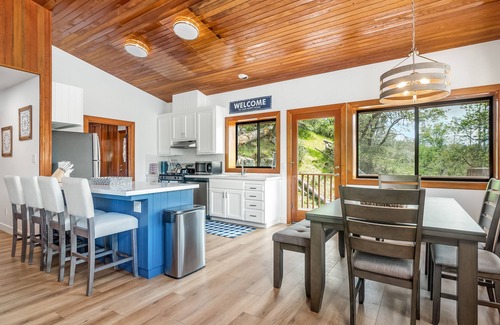 Bass Lake Cabin | Bass Lake House|Boat Slip|BBQ| Fire Pit |3/2