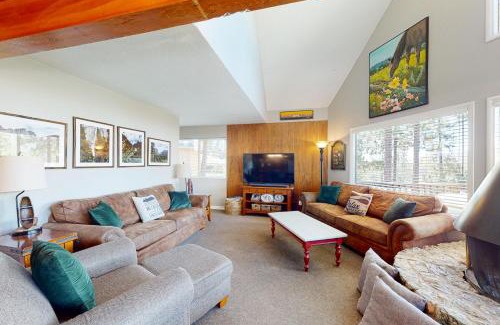 Bass Lake House | Bass Lake Lodge