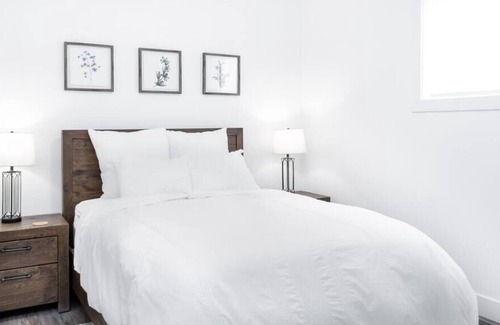 Okanagan-Similkameen House | Bassett by the Beach Townhome!