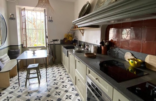 Ollioules Other | Bastide Provençale for 14 people amid 10ha of vineyards and olive groves