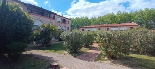 Saint-Cyprien Plage Apartment | Bastides du Gd Stade - Appart dans la verdure proche plage - Piscine