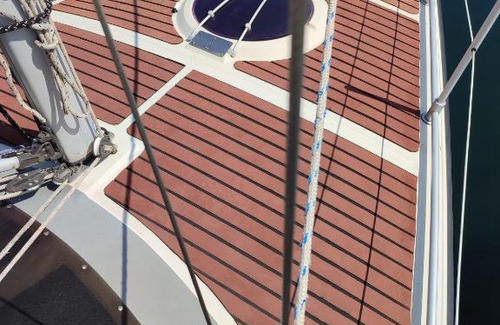 Saint-Raphael Boat Rental | Bateau a quai St Raphaël, 4 couchages , voilier Etap 28i