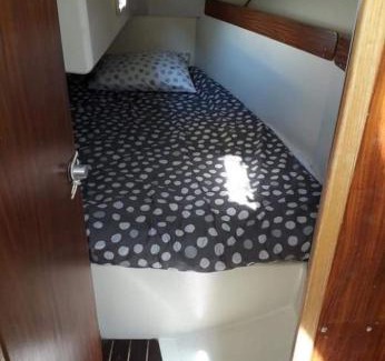 Saint-Raphael Boat Rental | Bateau a quai St Raphaël, 4 couchages , voilier Etap 28i