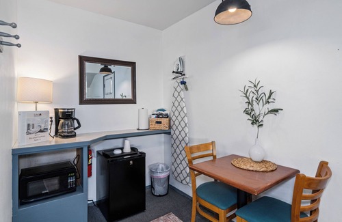 Leavenworth Apartment | Bavarian Gasthaus, Suite A - Stay and Walk In Town
