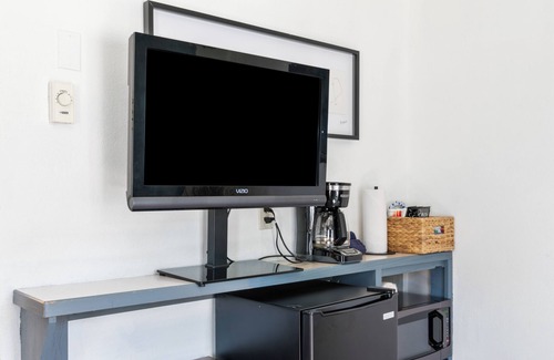 Leavenworth Apartment | Bavarian Gasthaus, Suite C - Downtown Basecamp!