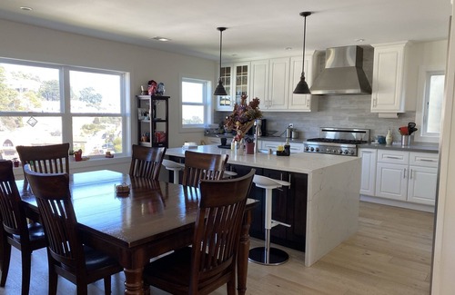 Monterey Heights House | Bay and Ocean views in Monterey Heights