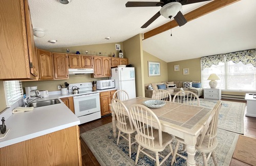 North Beach Haven House | Bay Front Home with Amazing Sunset Views, Short block to Beach, centralA/C,kayak