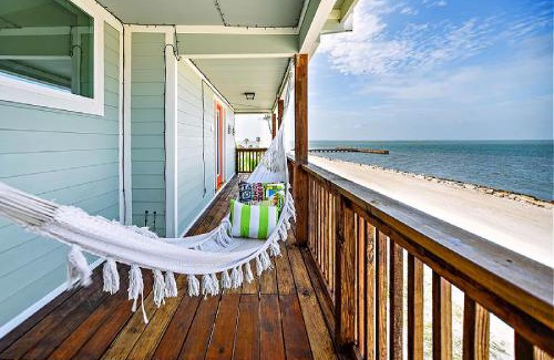 Port Lavaca House | Bay Front Home with Spectacular Sunrise Views