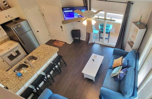 Port Isabel Apartment | * Bay Sunset Views * Waterfront Pool * Boat Slip