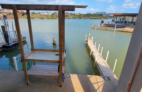 Port Isabel Condo | * Bay Sunset Views * Waterfront Pool * Boat Slip