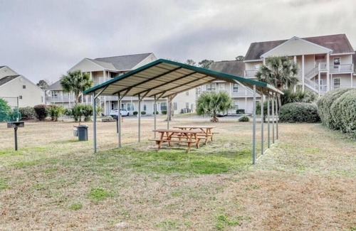 Little River Apartment | Bay Tree cozy studio with pool