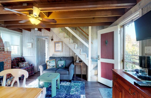 Barnstable Cottage | Bay view cottage w/deck, gas grill & great view - steps to private beach
