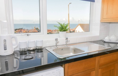 Old Colwyn Cottage | BAY VIEW HOUSE, family friendly, with a garden in Colwyn Bay