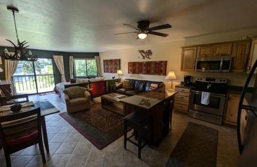 Bigfork Apartment | Bay View Luxury Studio