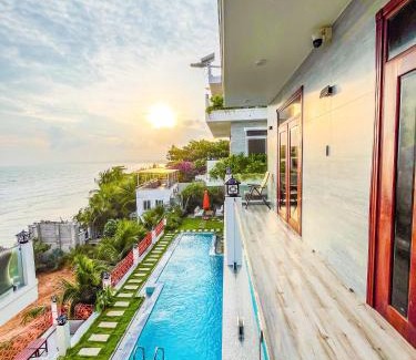 East Ham Tien Beach Hotel | Bay View Resort & Villas Mũi Né
