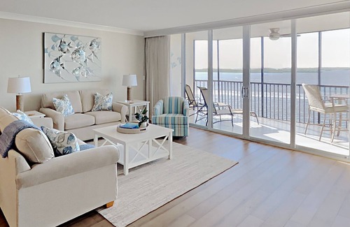 Punta Rassa Condo | Bay View Tower #634 Panaramic Water Views from this Beautiful 2 bed condo 18+ Only