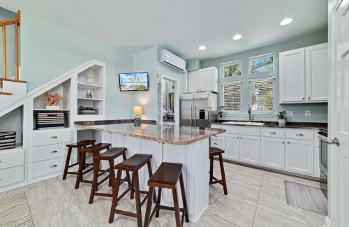 Orange Beach House | Bay Watch B4 Beach House