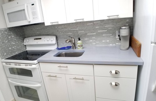 Ash Resort | BAY WATCH RESORT N. Myrtle OCEANFRONT BALCONY 1 Bdrm sleeps 6. Reno 2021