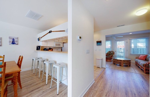 Bethany Beach House | Bayberry Woods condo with fast WiFi, on-site pool, tennis & pickleball