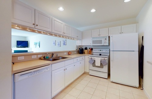 Bethany Beach House | Bayberry Woods condo with fast WiFi, on-site pool, tennis & pickleball