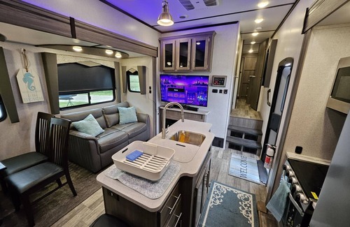 Port Bolivar House | Bayfront Bliss – Solitude 5th Wheel - Sleeps 6