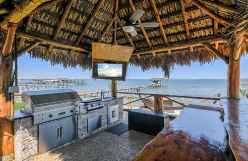Clear Lake Shores Villa | Bayfront Luxury House with Pool