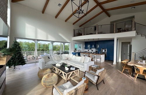 Tavernier House | Bayfront paradise in Islamorada, FL.