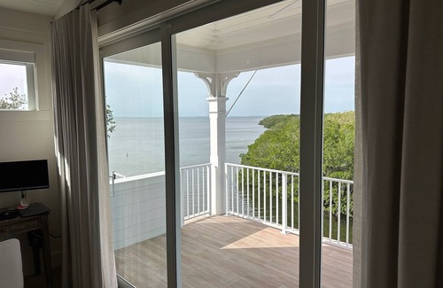 Tavernier House | Bayfront paradise in Islamorada, FL.