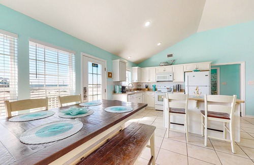 Dauphin Island House | Bayfront retreat with lovely views, a screened porch & beach access