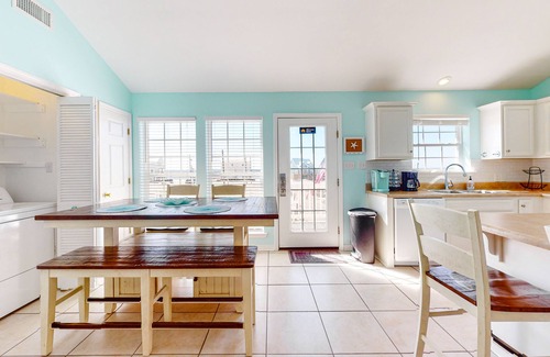 Dauphin Island House | Bayfront retreat with lovely views, a screened porch & beach access