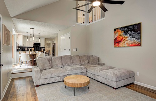 Maxwell House | BayLUXhome Deck FirePit Sleeps12 Kid & Pet Friendlynn