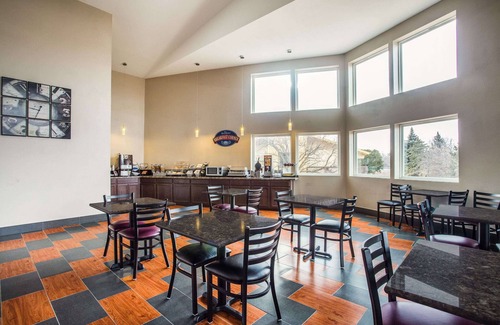 Appleton Hotel | Baymont by Wyndham Appleton