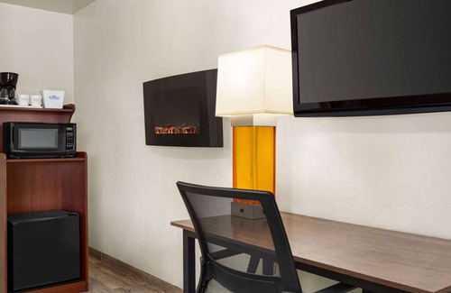 Fort Bragg Hotel | Baymont by Wyndham Fort Bragg