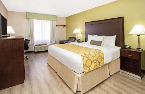 Estrella Hotel | Baymont by Wyndham Phoenix I-10 near 51st Ave