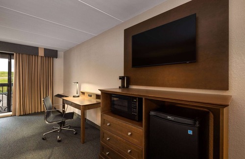Shakopee Hotel | Baymont by Wyndham Shakopee